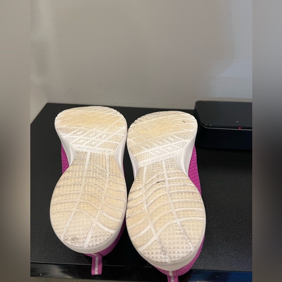 Skechers Women Walking Tennis Shoes size: US:4.5” . Imported from China - Picture 4 of 6